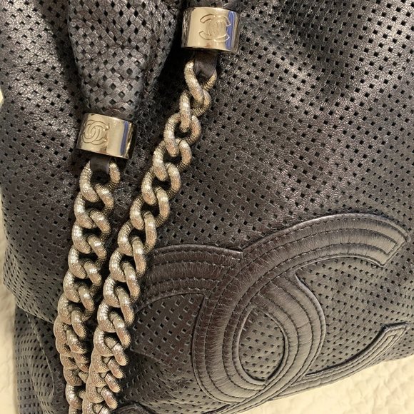 CHANEL JUMBO MESSENGER BAG - Picture 2 of 6